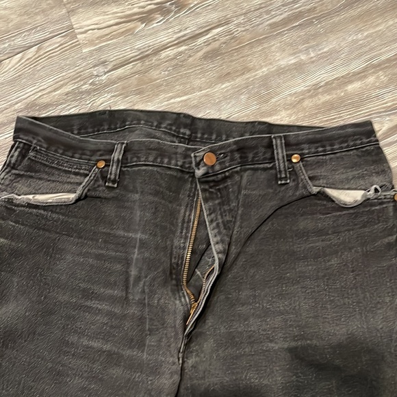 Men’s Wrangler 38x34 13MWZ Jeans - Picture 3 of 5